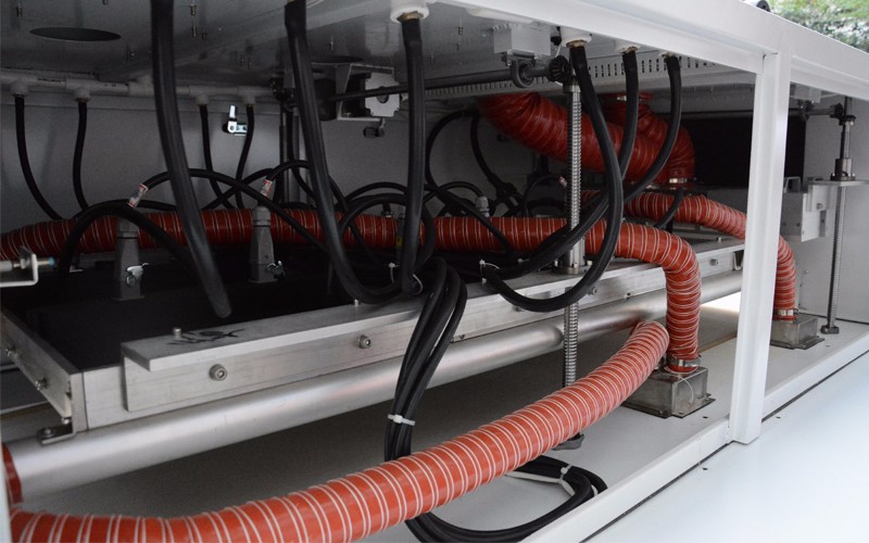 高清觸摸屏UV粘接固化機.jpg 高清觸摸屏UV粘接固化機.jpg